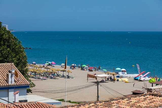 undefinedПоддержка объекта.</strong> Включает в себя затраты на регулярное обслуживание и ремонты. Это могут быть работы по уходу за крышей, системами отопления и кондиционирования, а также сантехникой. Рекомендуется выделять отдельный бюджет для непредвиденных ситуаций, таких как аварии или замена устаревших систем.»></p>
<p><strong>Коммунальные платежи.</strong> Важные позиции здесь – электроэнергия, водоснабжение, газ и услуги по вывозу мусора. Для точного прогноза следует анализировать предыдущие счета и учитывать сезонные колебания. Знание средних затрат поможет избежать неожиданных расходов.</p>
<p><img decoding=